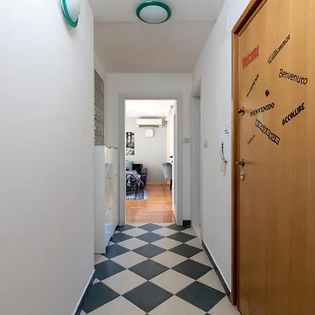 Nava In Center Of Apartmán Split