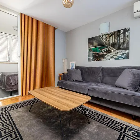 Nava In Center Of Appartement *